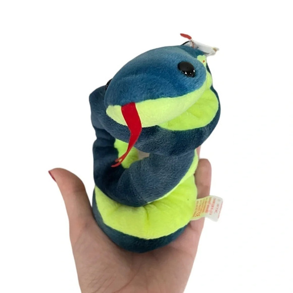 Ty Hissy Ultra Rare New Mwmt 1997 PVC 1st Edition - Picture 2 of 8